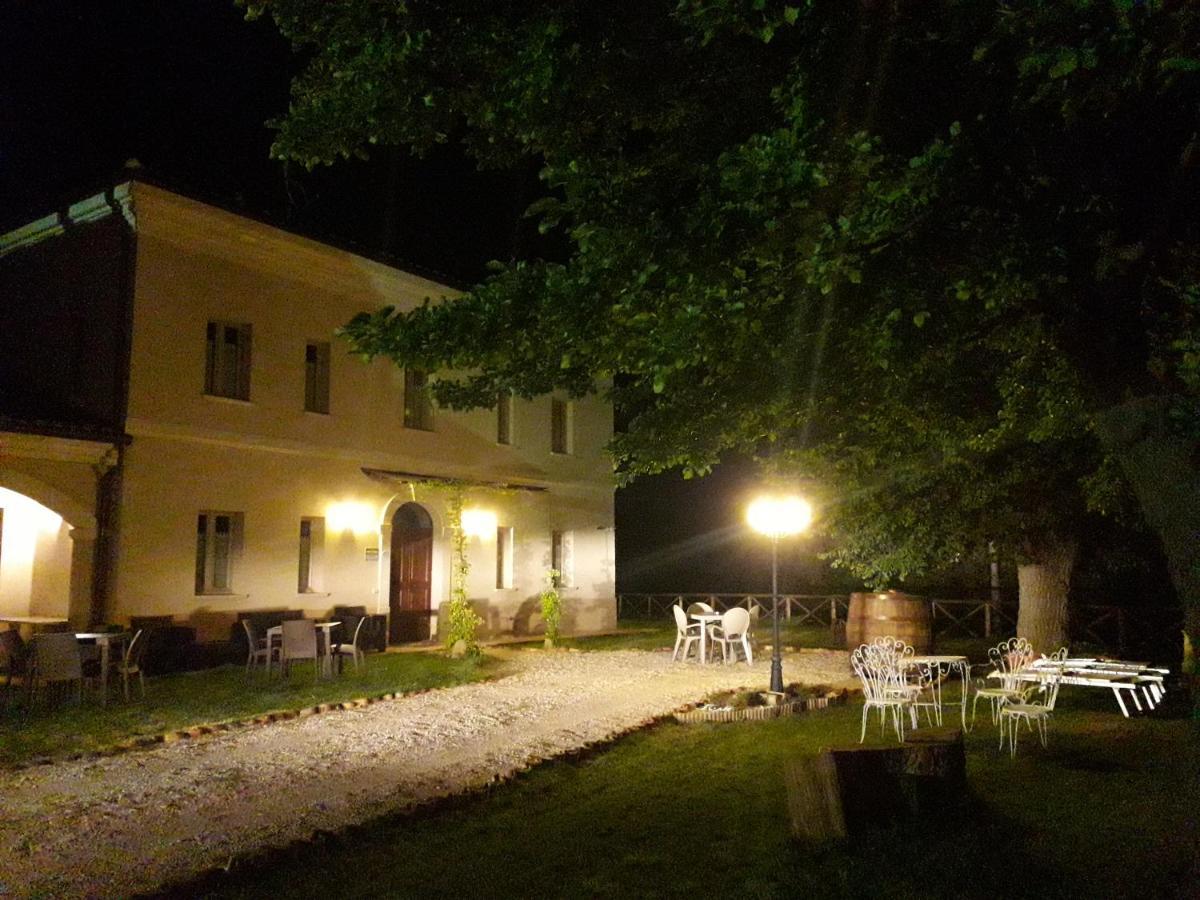 Villa Marietta Country House - Marche Montemaggiore al Metauro Luaran gambar