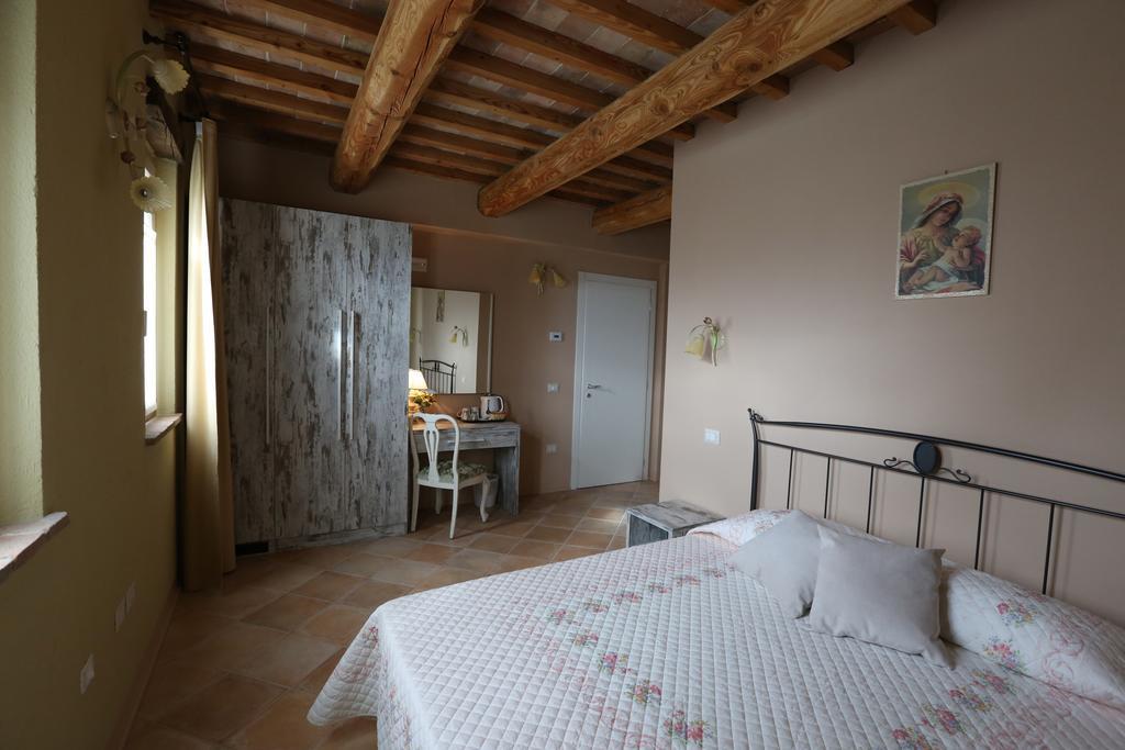 Villa Marietta Country House - Marche Montemaggiore al Metauro Bilik gambar