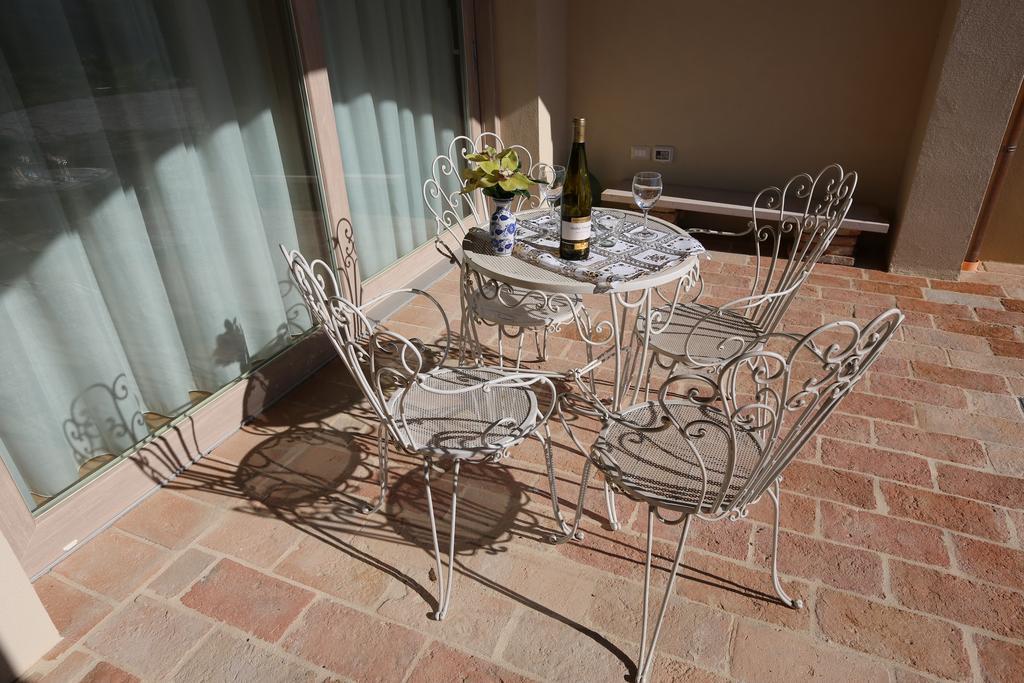 Villa Marietta Country House - Marche Montemaggiore al Metauro Luaran gambar