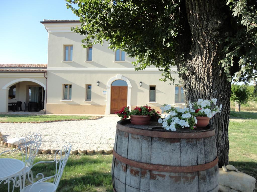 Villa Marietta Country House - Marche Montemaggiore al Metauro Luaran gambar