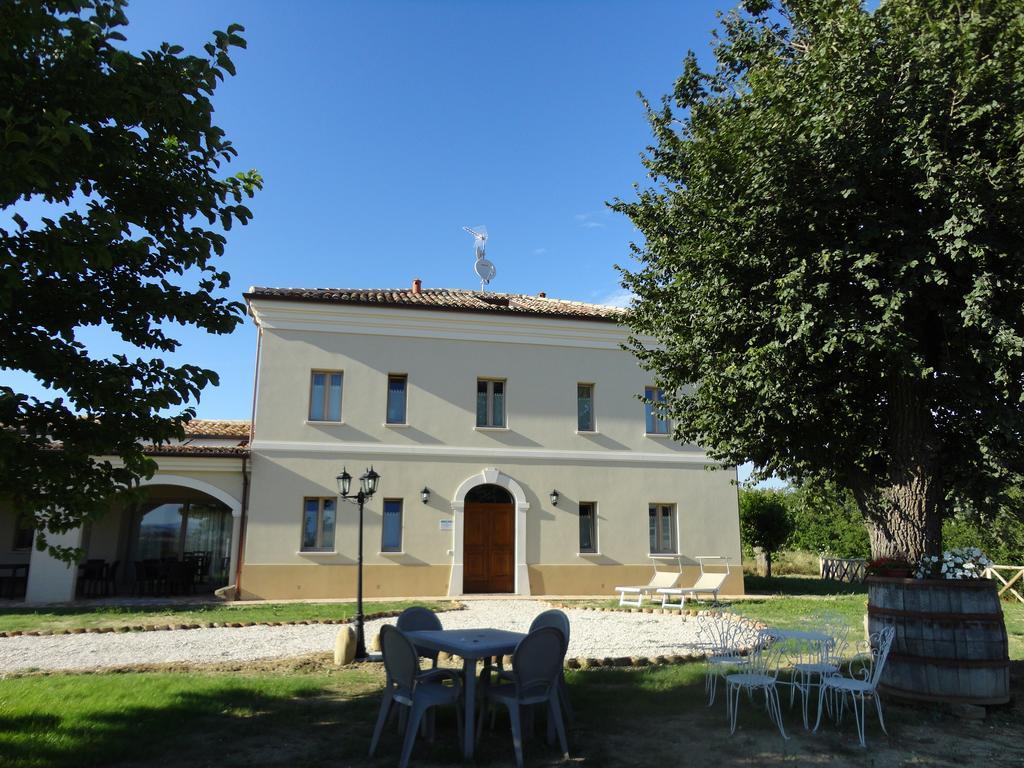 Villa Marietta Country House - Marche Montemaggiore al Metauro Luaran gambar