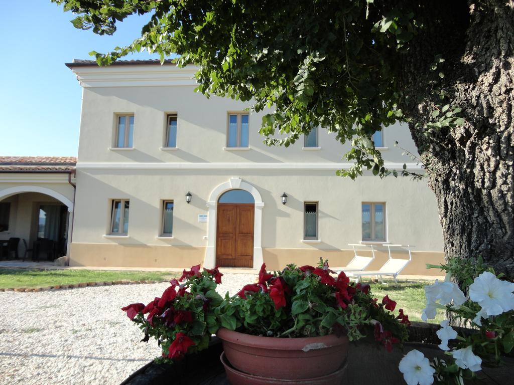 Villa Marietta Country House - Marche Montemaggiore al Metauro Luaran gambar