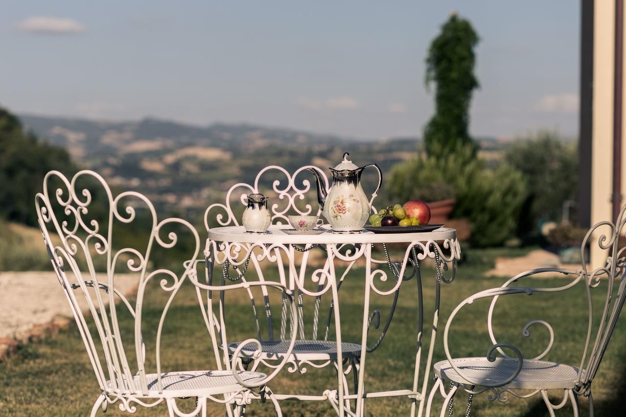 Villa Marietta Country House - Marche Montemaggiore al Metauro Luaran gambar